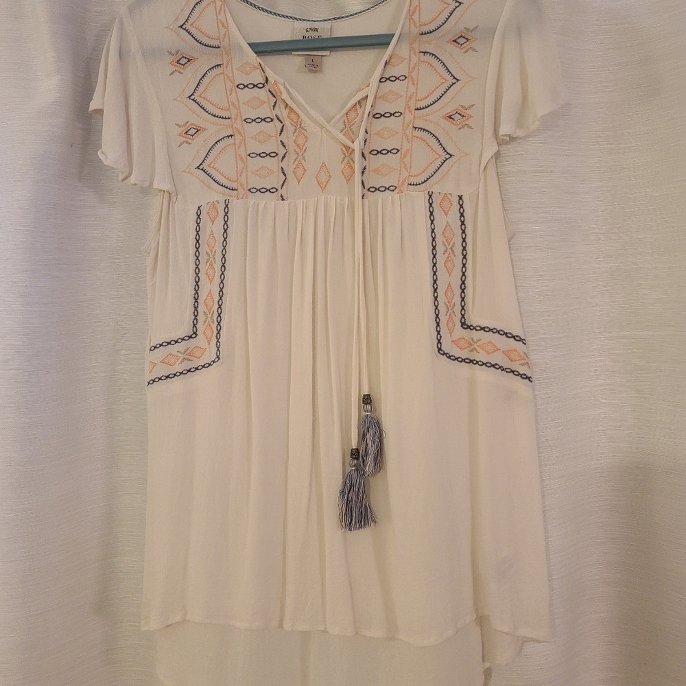 Embroidered cream short-sleeved Blouse